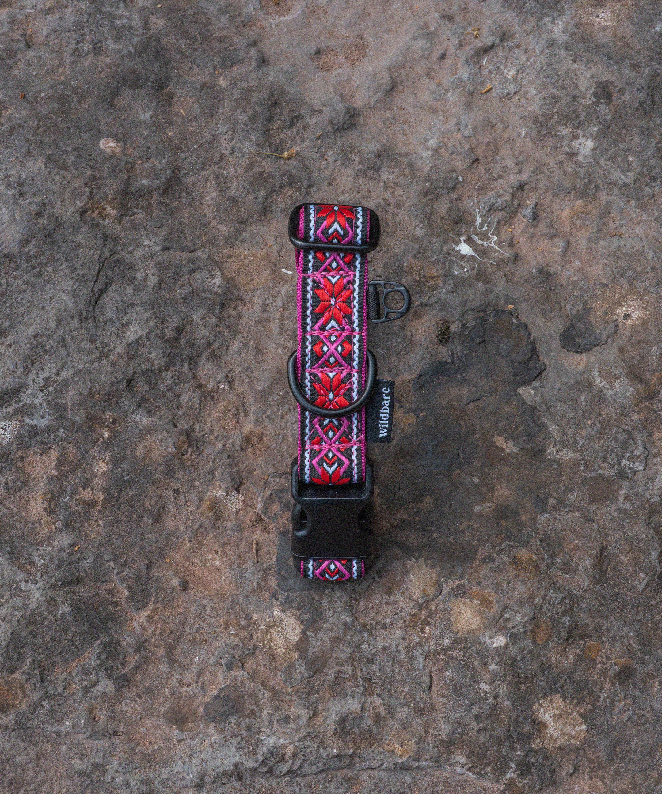 carn-dearg-dog-collar-profile.jpg